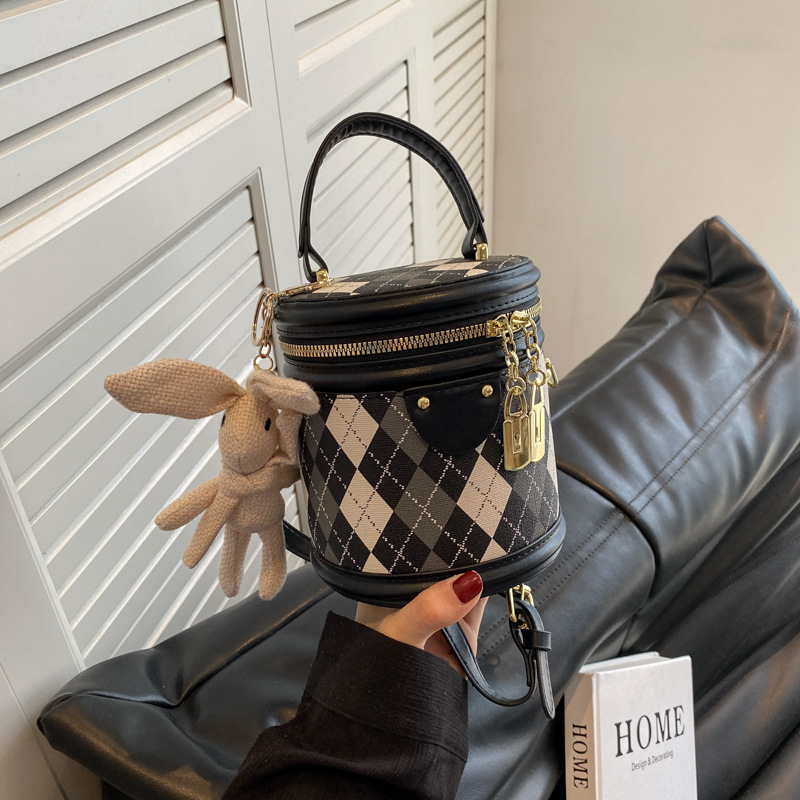 Borse a tracolla di nicchia alla moda, piccole e alla moda, per le donne, primavera estate 2025, borsa a mano trapuntata testurizzata, borsa a secchiello_voghion.com