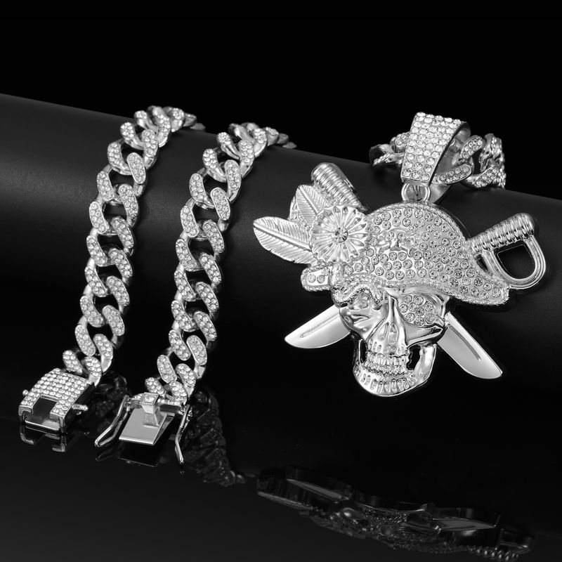 European And American Hip Hop Pirate Skull Necklace Cross Border Hot Sale Diamond Cuban Chain Source Wholesale_voghion.com