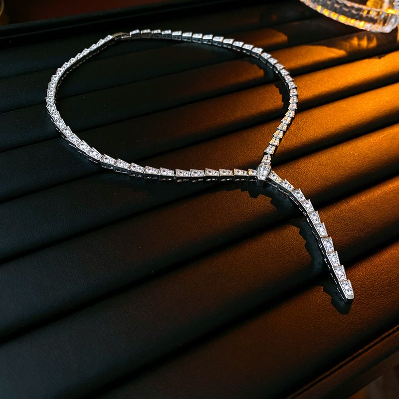 Designerns zirkonormhalsband överdriver tung industri, lätt, snygg, mångsidig och exklusiv känsla av halsband_voghion.com