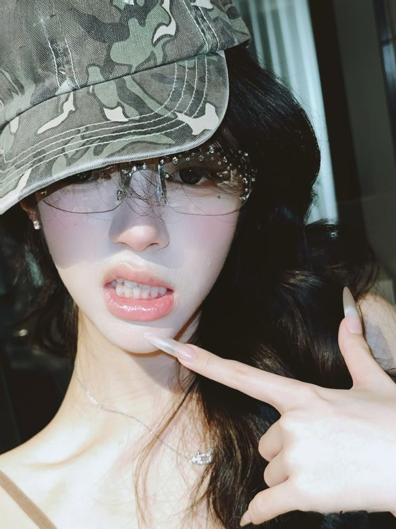 LazyZoom Retro Y2k Millennium Stile Gyaru Europeo e Americano Dia-Embedded Senza Cornice Riprese di Strada Internet Celebrità Alta_voghion.com