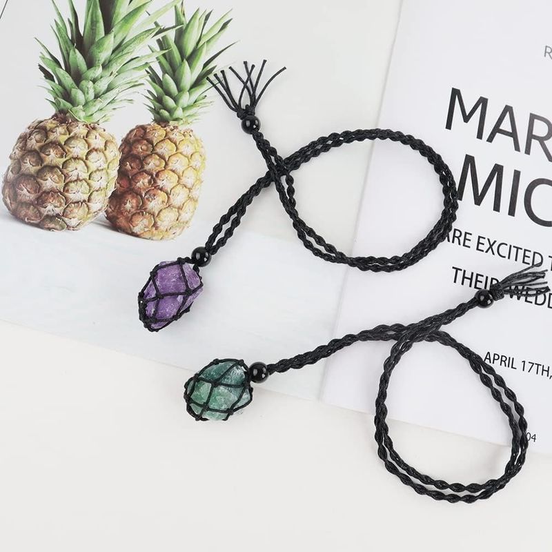 Collana con borsa a rete nera e pietre di cristallo grezzo - Catena regolabile intrecciata per la moda boho_voghion.com