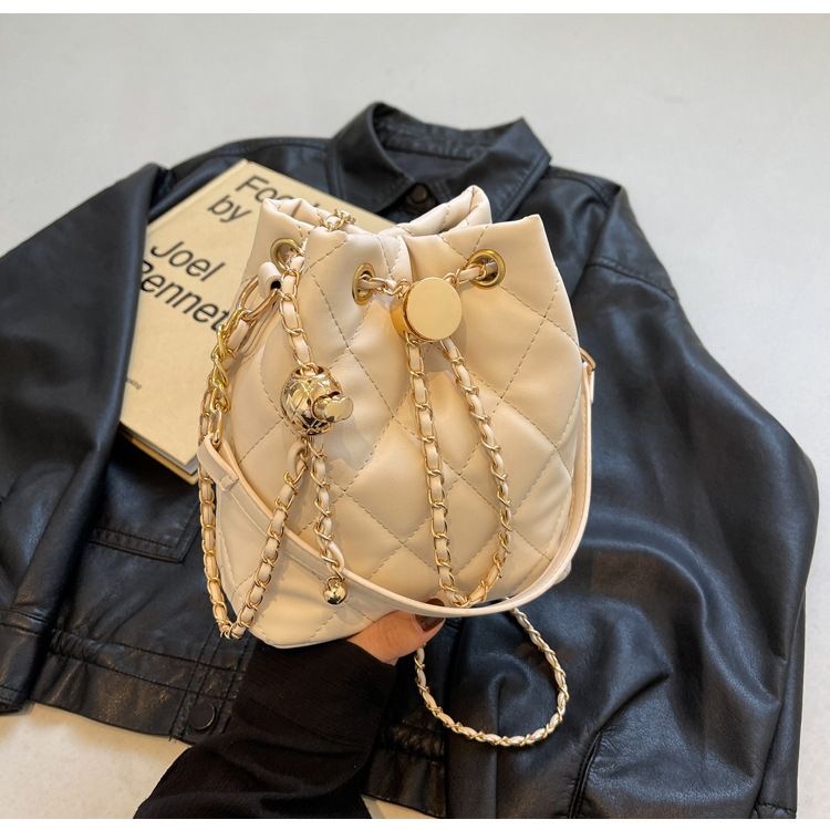 Borsa a tracolla con tracolla di alta qualità, versatile e alla moda, con catena trapuntata, per donna, 2023_voghion.com