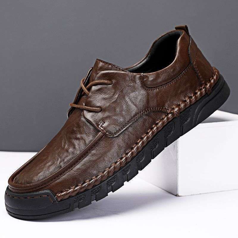 Geeignet für alle Jahreszeiten. Italienische High-End-Herrenschuhe aus reinem handgefertigtem Leder mit weicher Sohle._voghion.com