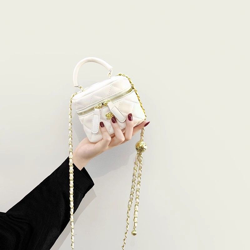 Hoogwaardige, getextureerde kleine tas voor dames, zomer 2025, nieuwe gewatteerde ketting crossbody tas, niche mini handtas_voghion.com
