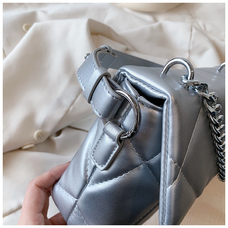 Borsa da donna 2023 nuova borsa a tracolla singola da donna di fascia alta squisita catena d'argento piccola borsa quadrata tracolla larga Borsa a tracolla_voghion.com