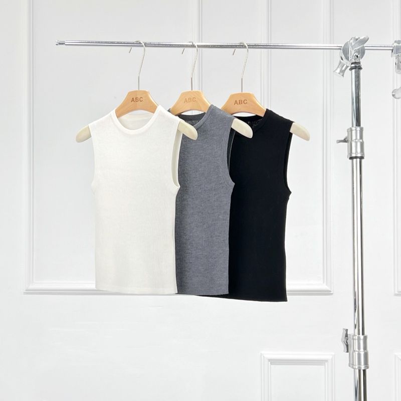Maglione lavorato a maglia in lana e seta di gelso, versatile e confortevole_voghion.com