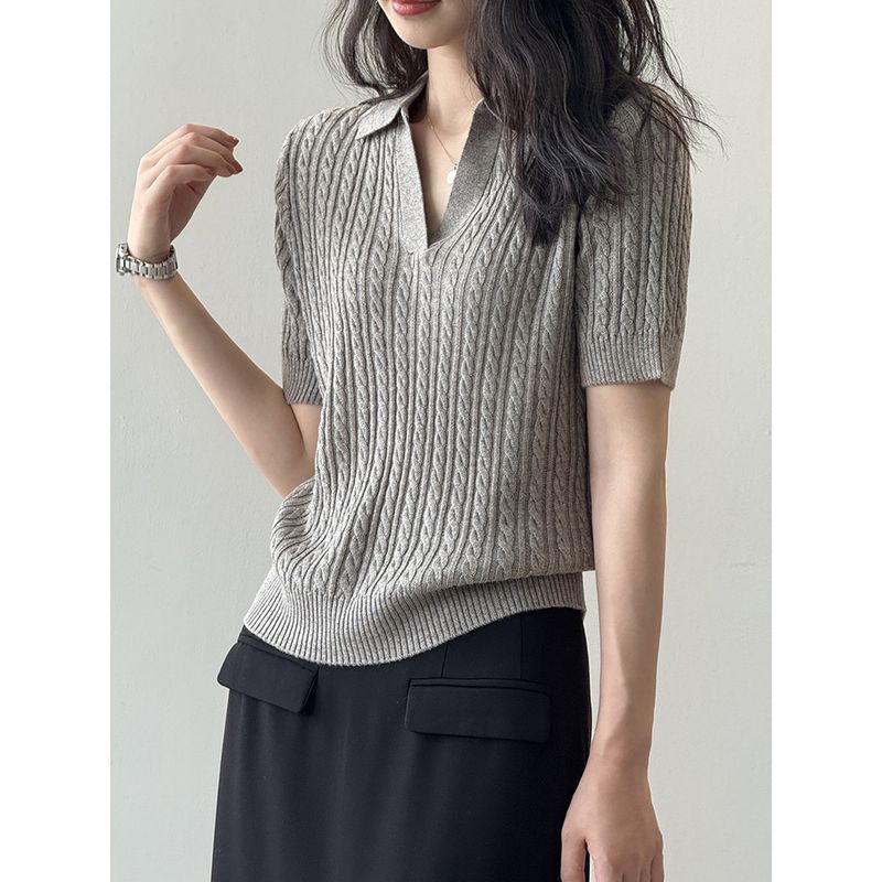 Yanshuang Zopfmuster-Poloshirt mit Ärmeln, T-Shirt für Damen, Herbst, normale Schulter, V-Ausschnitt, schmale Passform, kurzes Oberteil P518_voghion.com