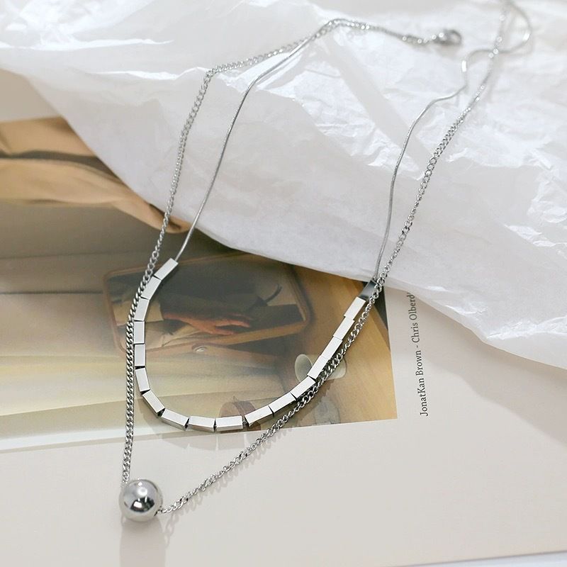 Women's high-end simple design accessories double-layer stacked titanium steel non-fading clavicle chain light luxury_voghion.com