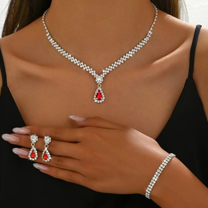 Set di tre gioielli da sposa, orecchini, collana e bracciale da donna, accessori di lusso di alta gamma_voghion.com
