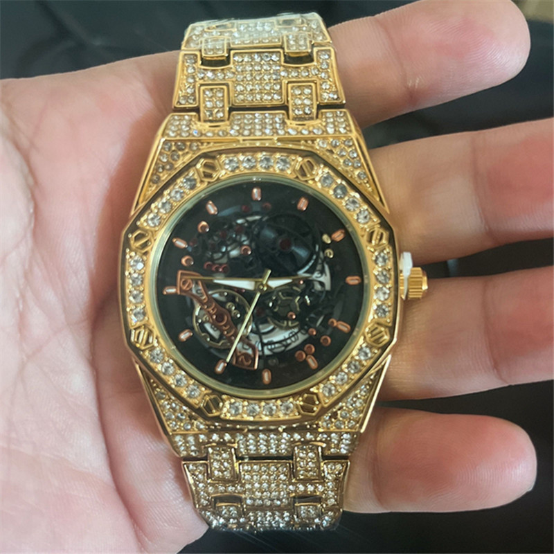 Orologio al quarzo da uomo Hip Hop con diamanti e data in oro_voghion.com