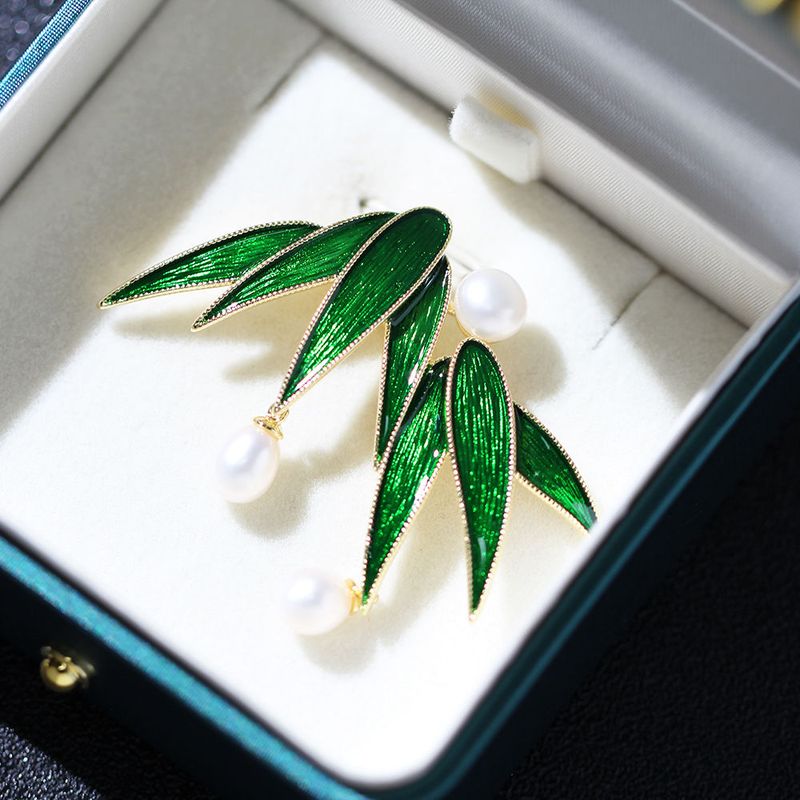 Simple Oil Drop Blue And Green Bamboo Leaf Brooch Temperament Anti-light Imitation Pearl Pin Men's And Women's Models_voghion.com