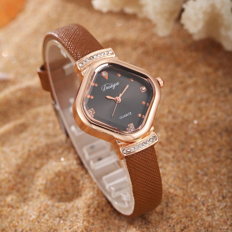 Damenuhr und Schmuckset, zartes süßes quadratisches Zifferblatt, Gürteluhr, Perlenarmband, Legierung, Schmetterlingsschmuckset_voghion.com