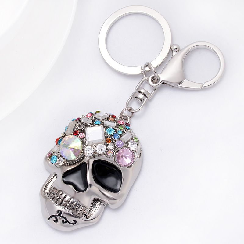 Llavero de metal con forma de calavera con diamantes de estilo creativo, colgante para bolso de moda, adorno para coche_voghion.com