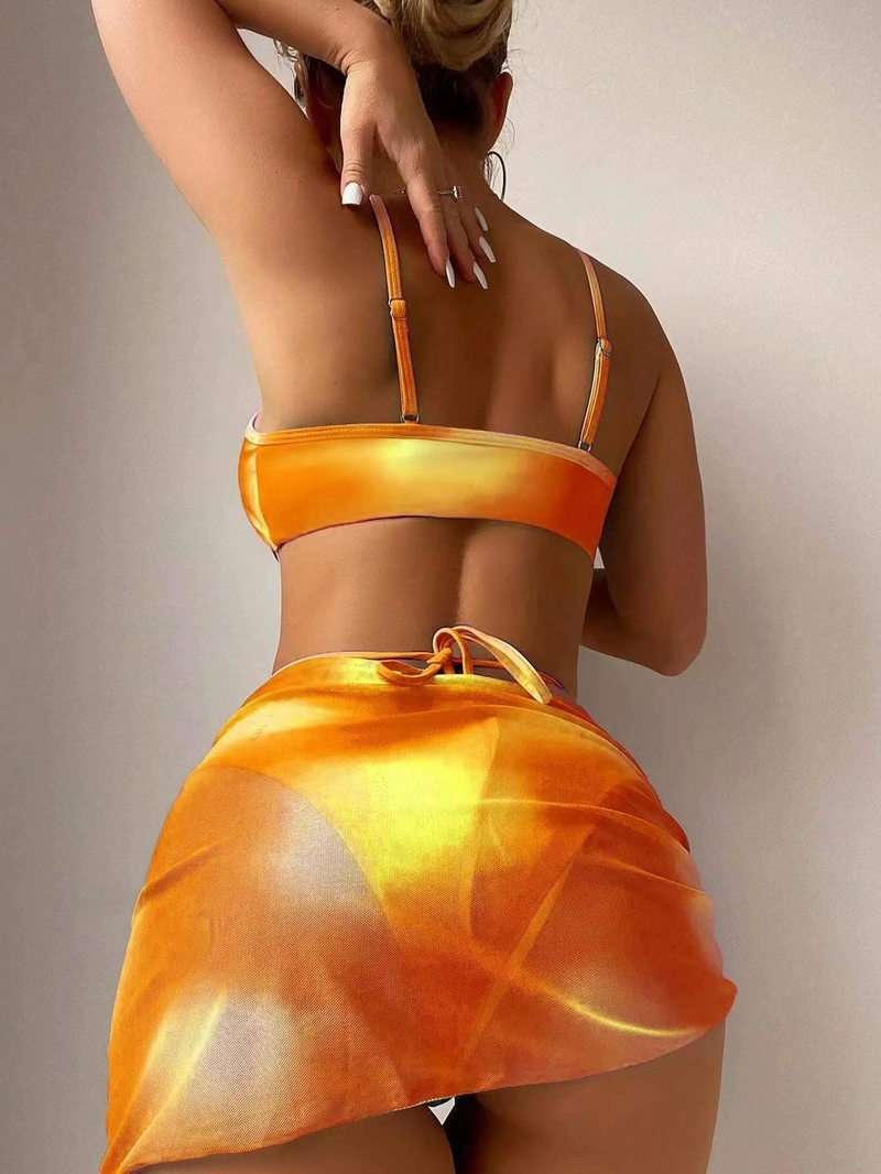 Abbigliamento da donna Costume da bagno bikini tie-dye con gonna a rete e spacco in tre pezzi_voghion.com
