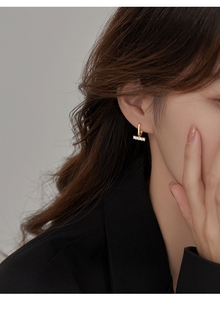 Orecchini in zircone con semplice design di nicchia, orecchini geometrici tempestati di diamanti, piccoli e comodi, non c'è bisogno di togliere gli orecchini quando si dorme_voghion.com