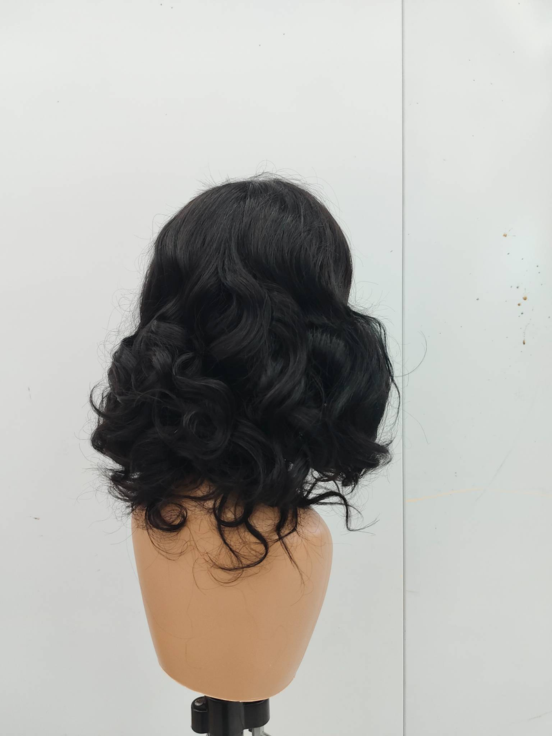 180% Dicht 14 Zoll Mënschlecht Hoer Perück Loose Body Wave Lace Frontal Bob Perück Brasilianesch Remy Kuerz Loose Wave Bob 4x4 Lace Verschluss Perück Fir Fraen_voghion.com