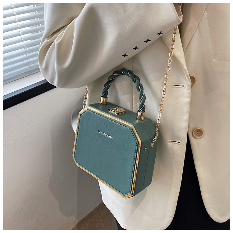 Borsa da donna: borsa a forma di scatola alla moda, semplice, versatile, Celebrity 2023 Nuova borsa a tracolla a catena squisita per donna_voghion.com