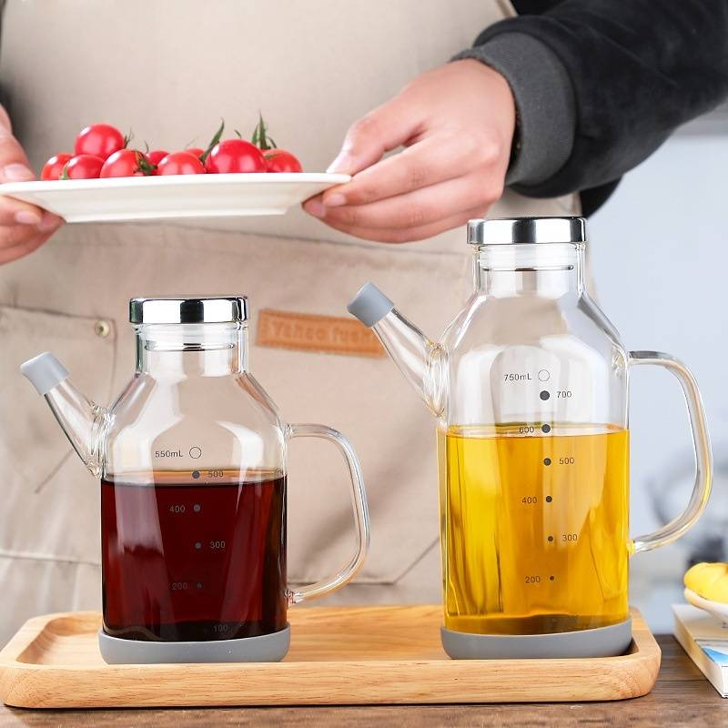 Large Capacity Borosilicate Glass Oil Dispenser - Kitchen Measuring Bottle For Oil & Soy Sauce (750ml Drip-Free Spout Easy-Pour Design BPA-Free)_voghion.com