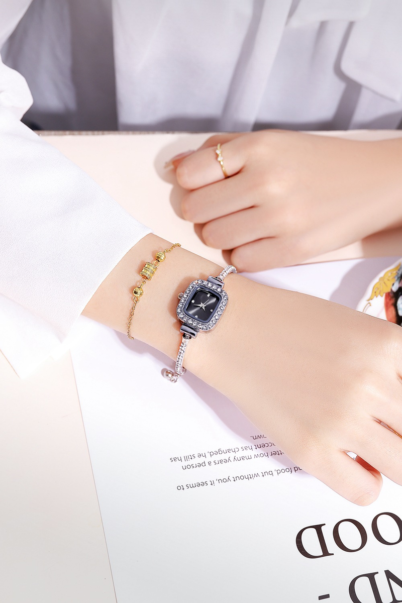 Orologio da polso da donna con quadrante piccolo quadrato di vendita calda, trasmissione in diretta con cinturino sottile, orologio da donna con temperamento, un pezzo di orologio_voghion.com