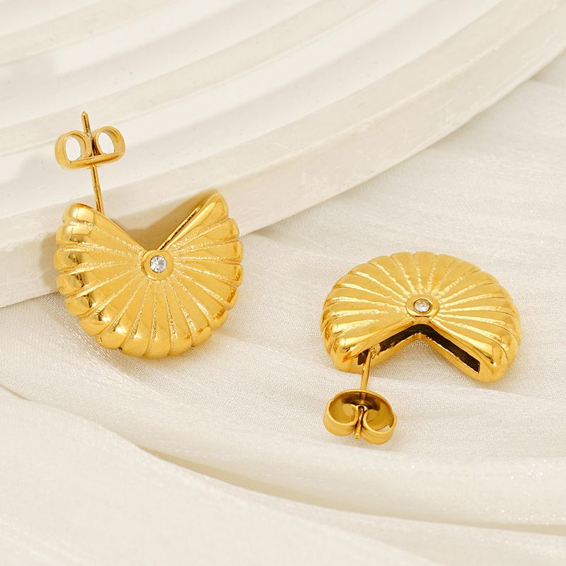 Fashion Simple Stainless Fan-shaped Geometric Vertical Stripe Design Sense Inlaid Diamond Titanium Steel Gold-plated_voghion.com