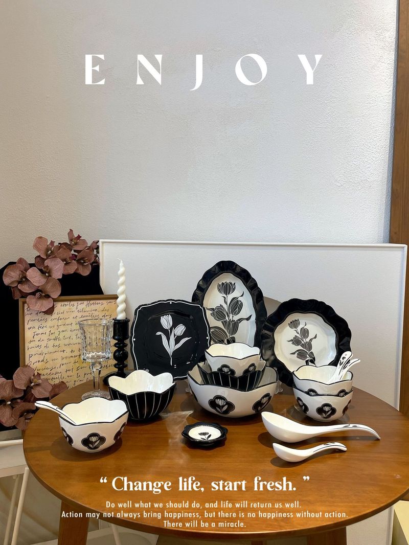 Vintage Tulip Ceramic Dinnerware Set – Hand-Painted Plates, Bowls & Cups | Floral Tableware For Modern Rustic Dining_voghion.com