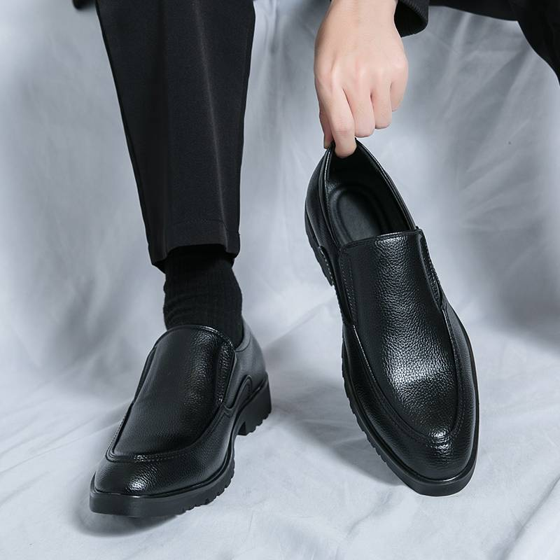 Neue, hochwertige, spitze Freizeitschuhe aus Leder für Herren, Hochzeitsschuhe mit Bullock-Fransen, ein Slip-on-Rindsledersohle, Stylist-Modeschuhe_voghion.com