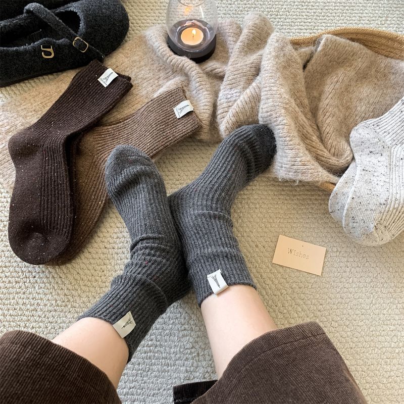 Damensocken Herbst und Winter Verdickte warme Wollsocken Stapelsocken Mittelrohrsocken Einfarbig_voghion.com