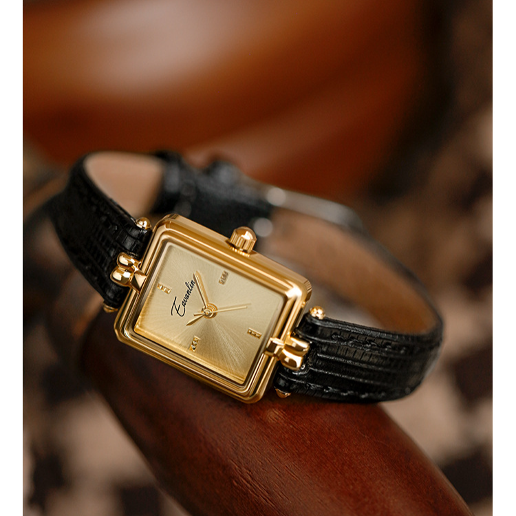 Dameshorloges Horloge Temperament Vrouwelijke Dames Retro Niche Licht Luxe Vrouwelijke Kleine Vierkante Horloge Om Vriendin Te Versturen_voghion.com