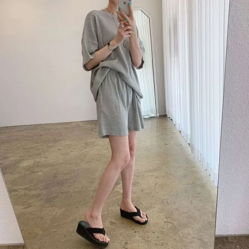 Ensemble deux pièces chic et minimaliste d'été pour femme, taille haute, jambes larges et amples, short à manches courtes._voghion.com