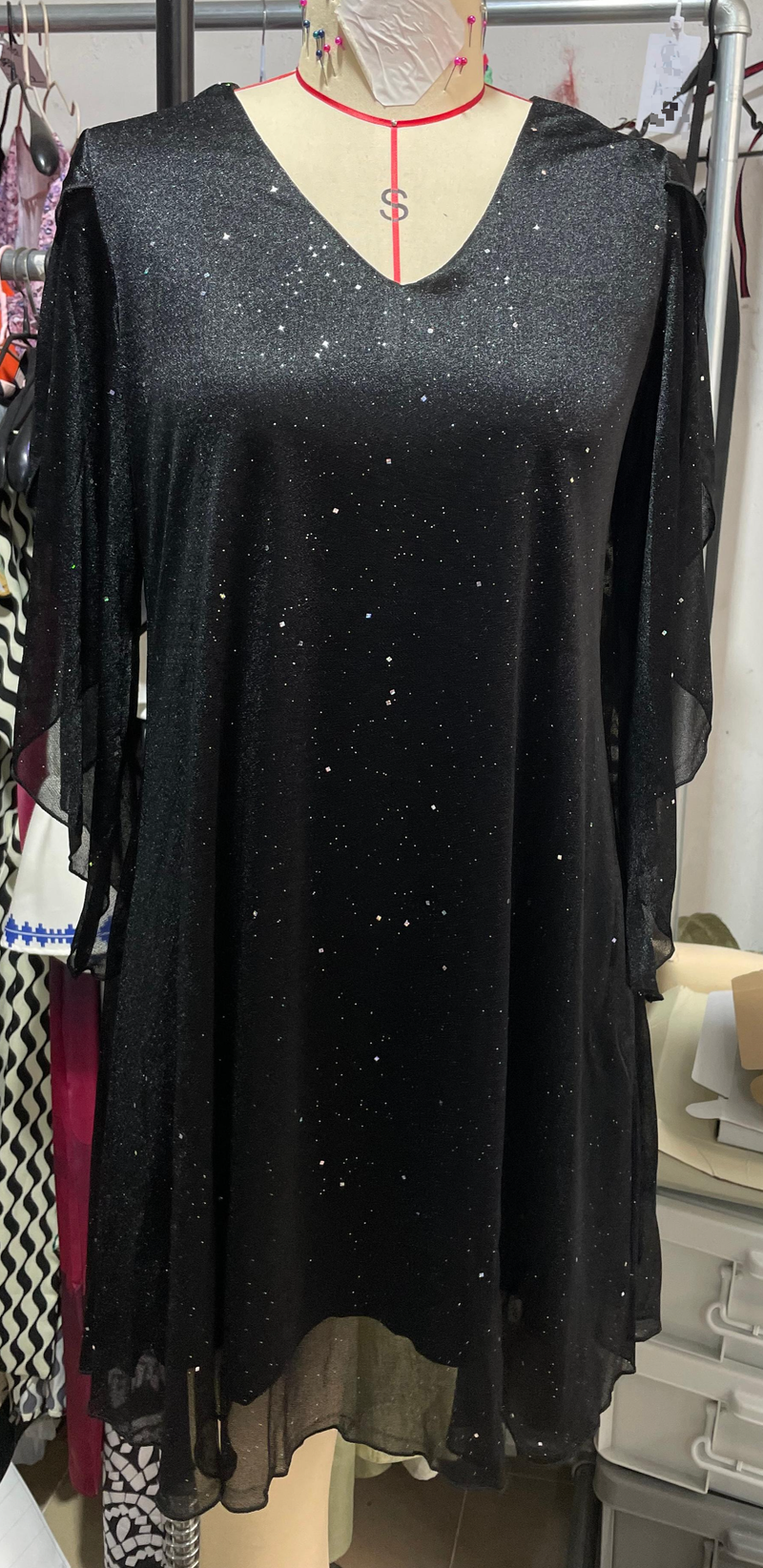 X type V-neck style five-quarter sleeve dress in solid color_voghion.com