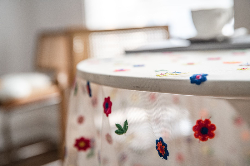 Nappe colorée brodée de fleurs, gâteau, photographie de fond, fil de Table, accessoire brodé, nappe blanche_voghion.com