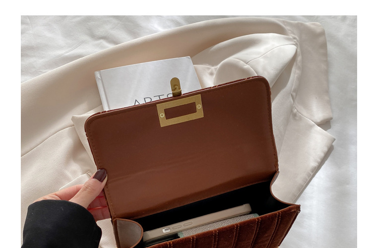 Women's Bags Fashion Retro Personality Chain Women's Bag Spring New Texture Small Square Bag Stylish Commuting Shoulder Messenger Bag_voghion.com