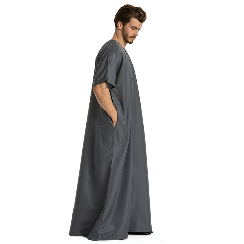 Männerkleeder muslimesch Männerkleed mat gesticktem kuerzen Ärmelen, Ronnhalsmantel fir Männer_voghion.com