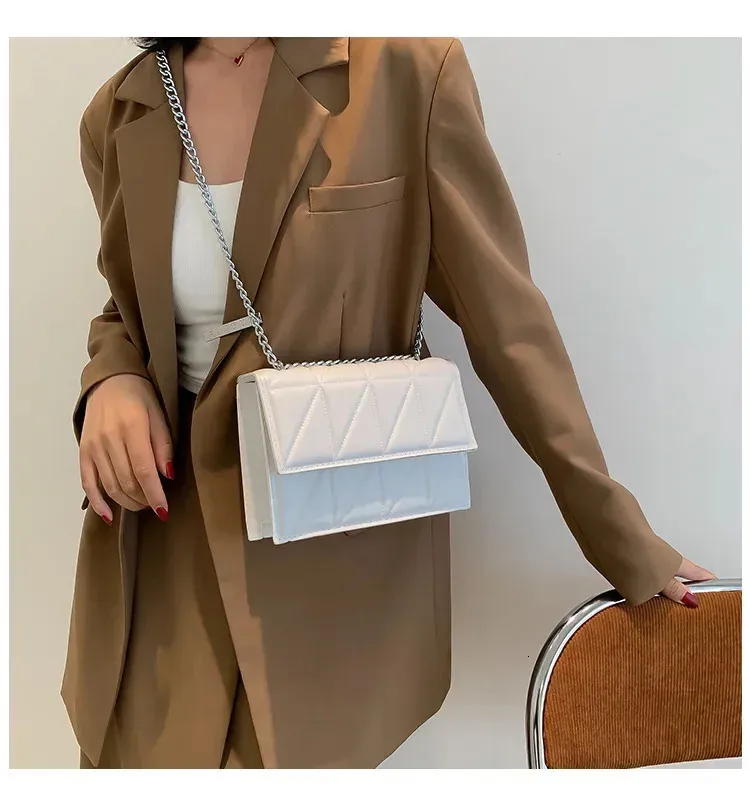 Borsa a tracolla con patta e tracolla a catena in tinta unita, borse da donna, borse a tracolla con ricamo scozzese, per uso quotidiano 250529l_voghion.com