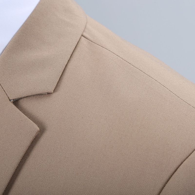 CT Beige Set für Männer Dreiteiliger Slim Fit im koreanischen Stil Professionelle Abendgarderobe Bräutigam-Hochzeitsanzug_voghion.com