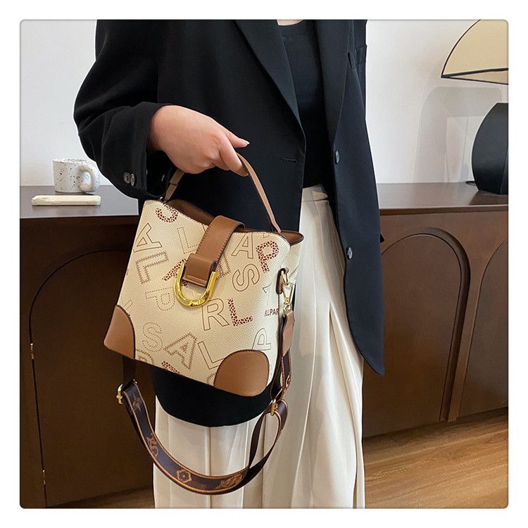 Damen Henkeltasche Mode Tragetaschen Pu Leder Schultertaschen Breiter Gürtel Retro Kleine Taschen für Mädchen Casual Shopper_voghion.com
