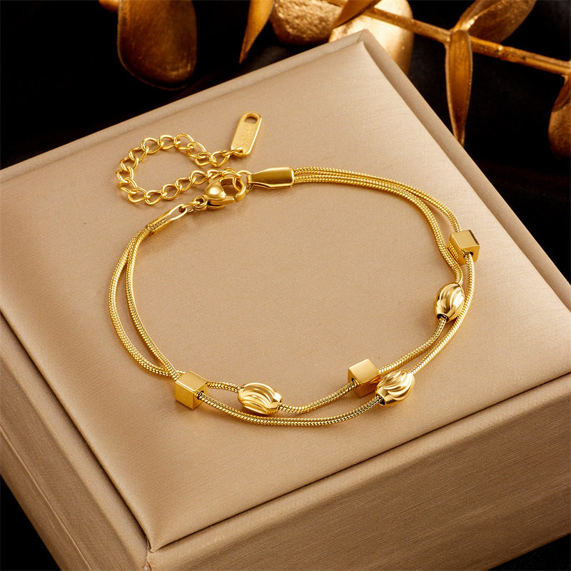 Design de nișă la modă, de înaltă calitate, cu temperament luxos, versatil, placat cu aur, cu fluture, perle, flori, accesorii cu diamante_voghion.com