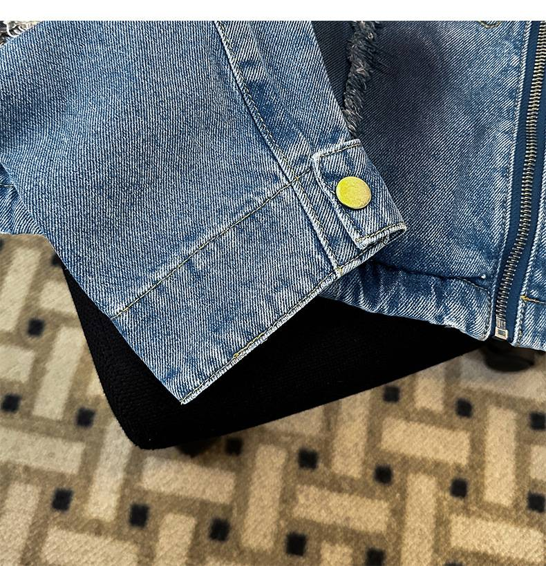 Herren-Jeansjacke im Used-Look mit Stickereien und Schulterpolstern – Bikermantel im Retro-Stil für Herren, locker sitzende Freizeit-Oberbekleidung mit Stehkragen_voghion.com