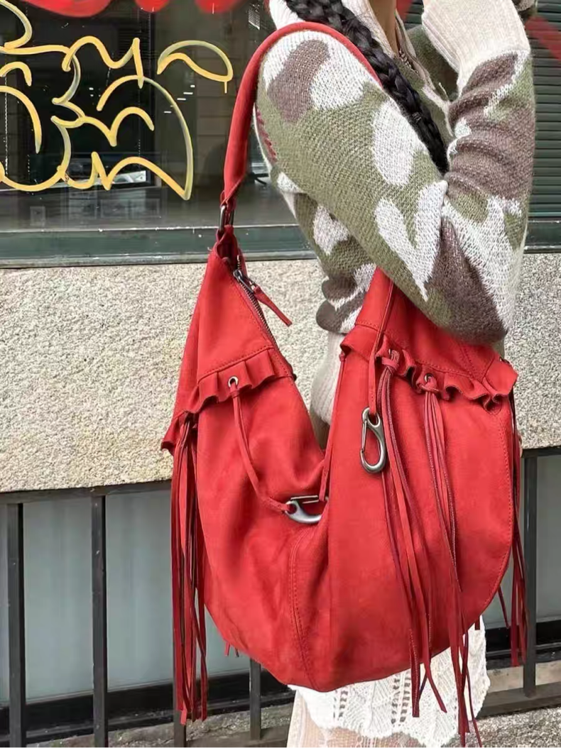 2025 Fall And Winter New Fashion Hundred Hobo Tassel Crescent Velvet Design Zipper Tote Shoulder Bag Casual Daily Personalized Niche Lightweight_voghion.com