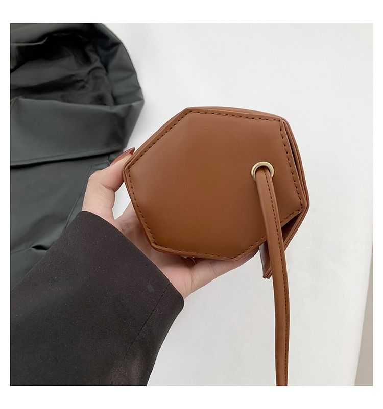 2024 Frühjahr Neue kleine trendige Mode vielseitige Single Cross Shoulder Damenkette Zylinder Box Tasche_voghion.com