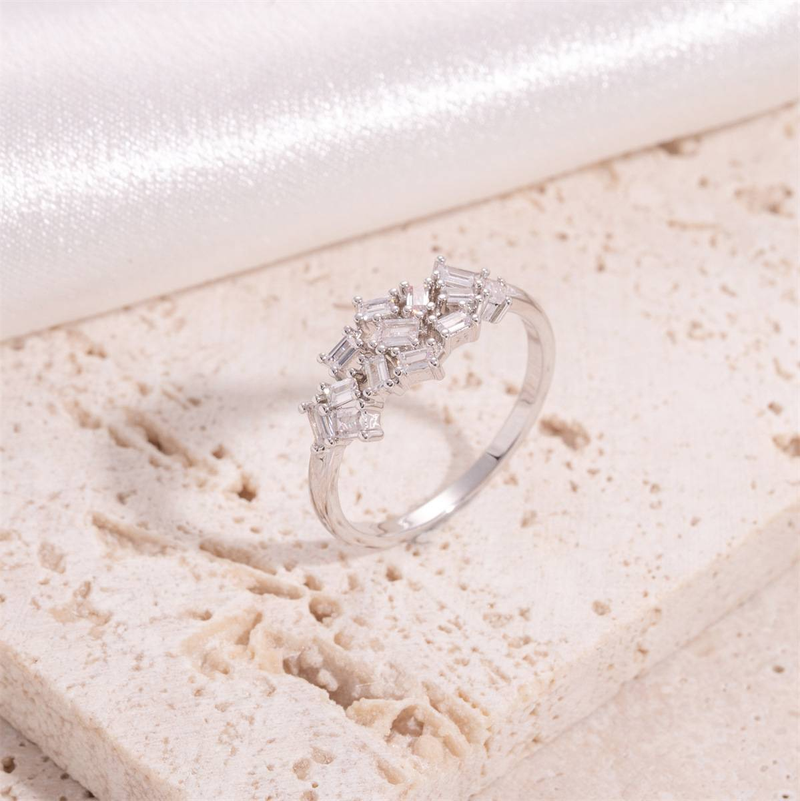 Anillo geométrico de latón para mujer con circonitas irregulares, elegante y versátil para el día a día, tallas 6-9_voghion.com