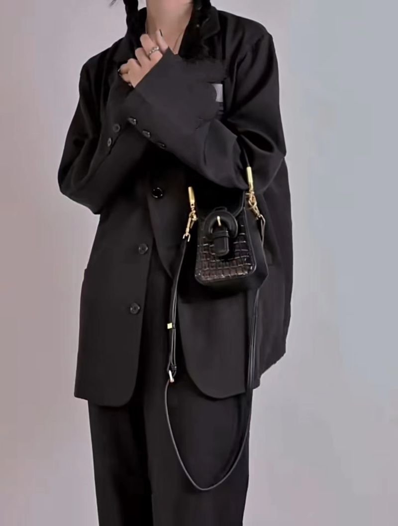Niche design package, exquisite hand-hd envope, small handbag, mobile phone, fashionable crossbody bag, 2024 new_voghion.com
