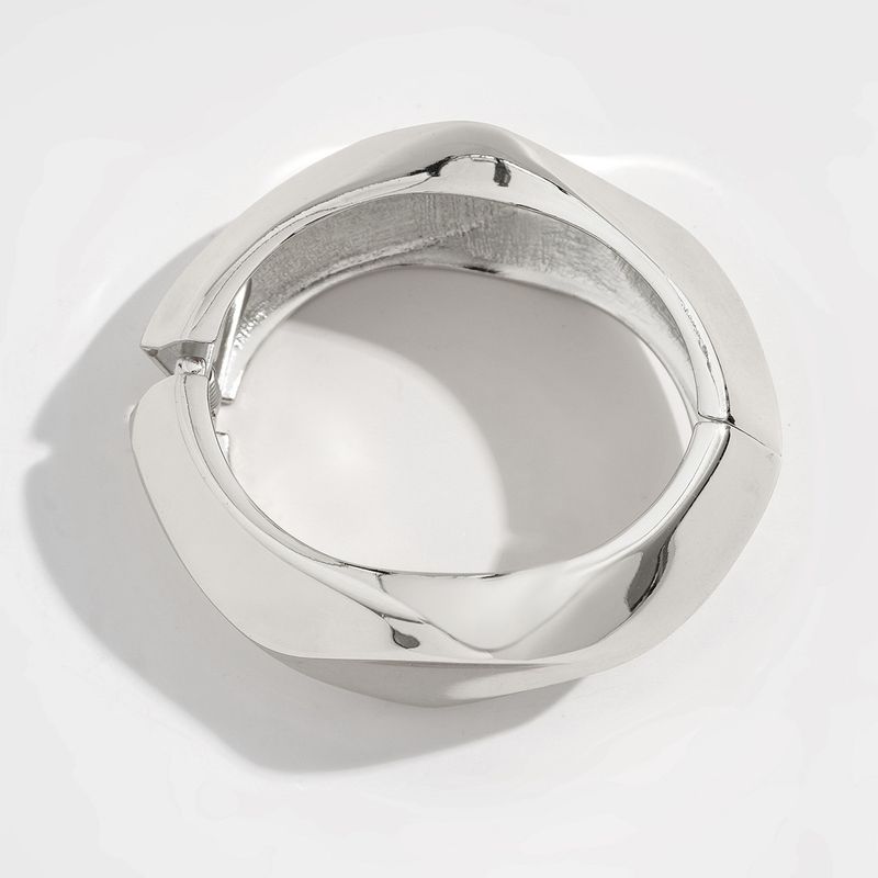 Übertriebenes Ins Metall Glattes Breites Design Unregelmäßiges Wellenfederarmband_voghion.com