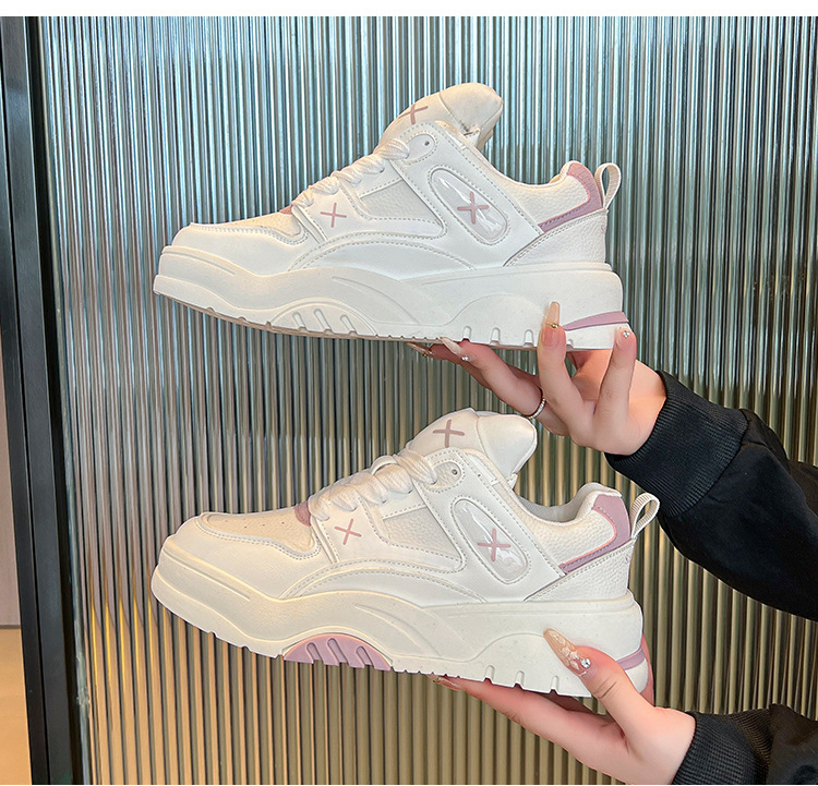 2023 Otoño Nueva versión coreana de las zapatillas deportivas y de ocio de suela gruesa con cordones y orejas de conejo rojas de moda Zapatos blancos pequeños para mujer_voghion.com