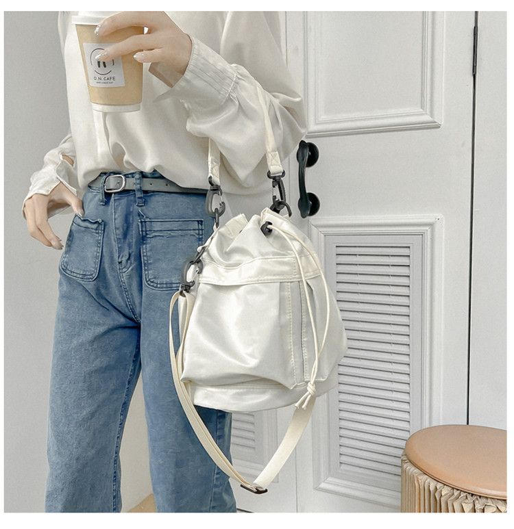 Eenzel Schëller-Crossbody-Täsch, Casual Schnürpäck, Liichtgewiicht Handtasche mat grousser Kapazitéit, Nylon-Eemertasch fir Fraen_voghion.com