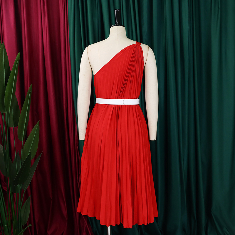 Women's with belt new fashion temperament slanted shoulders solid color pleated skirt hem _voghion.com