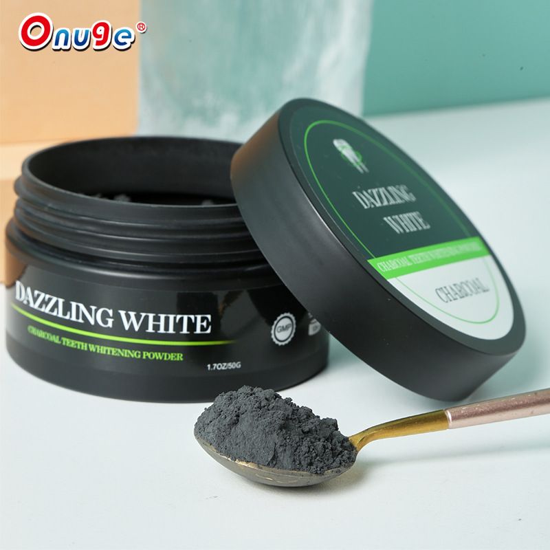 Polvere sbiancante per denti nera Onojie con carbone di bambù attivo e guscio di cocco_voghion.com