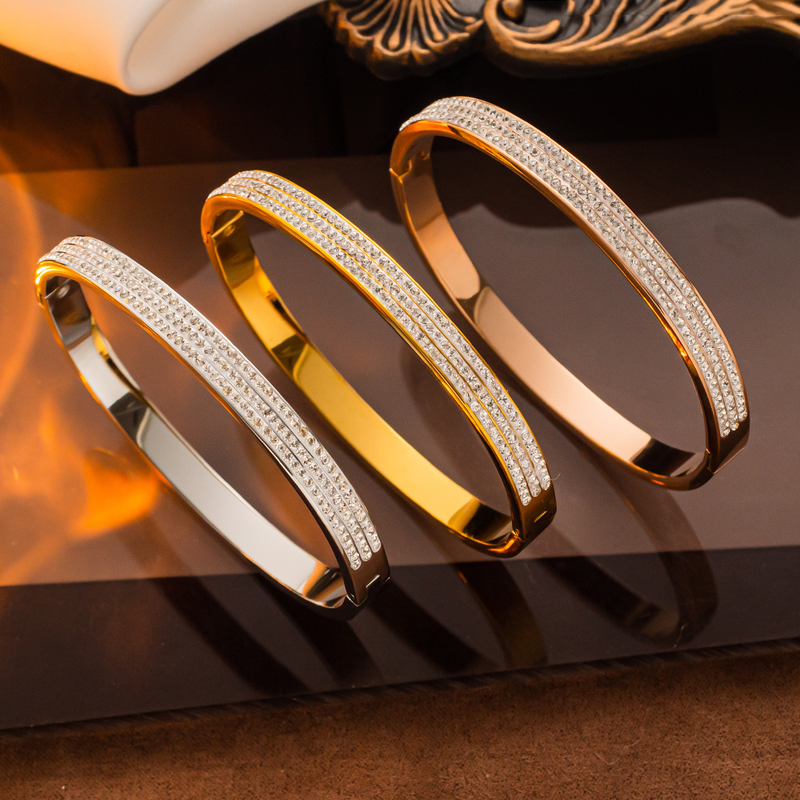 Unisex smykker Mote Personlighet Titanstål Rosegullbelagt Tre-rads Diamantarmbånd Versjon av armbåndet Enkle smykker_voghion.com