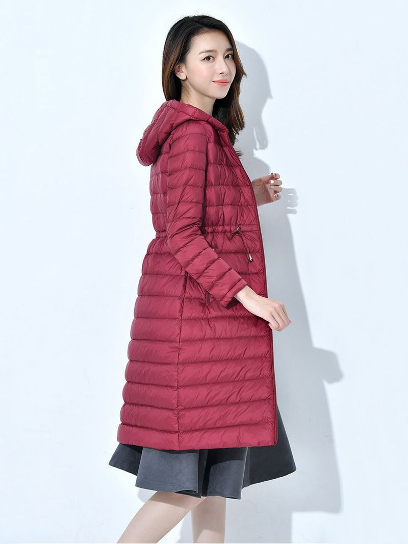 Women's Lightweight Long Down Coat With Hood & Drawstring – Slim Fit Knee-Length Jacket (Black/Burgundy, L-XXL) – 90% White Duck Down_voghion.com