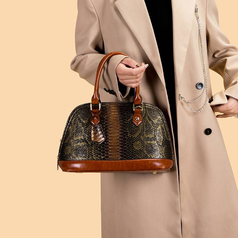 Women's vintage cobra embossed shell handbag, classic large capacity commuter crossbody bag_voghion.com